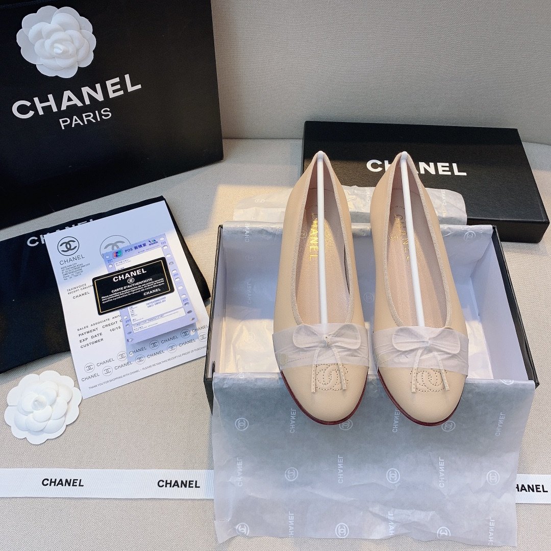 Ch**el Ballet Flats Ivory
