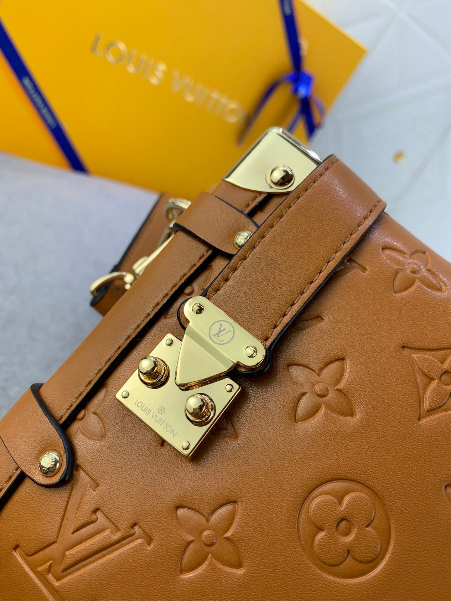 L0vis Vvtt0n Side Trunk Brown 21Cm M21741