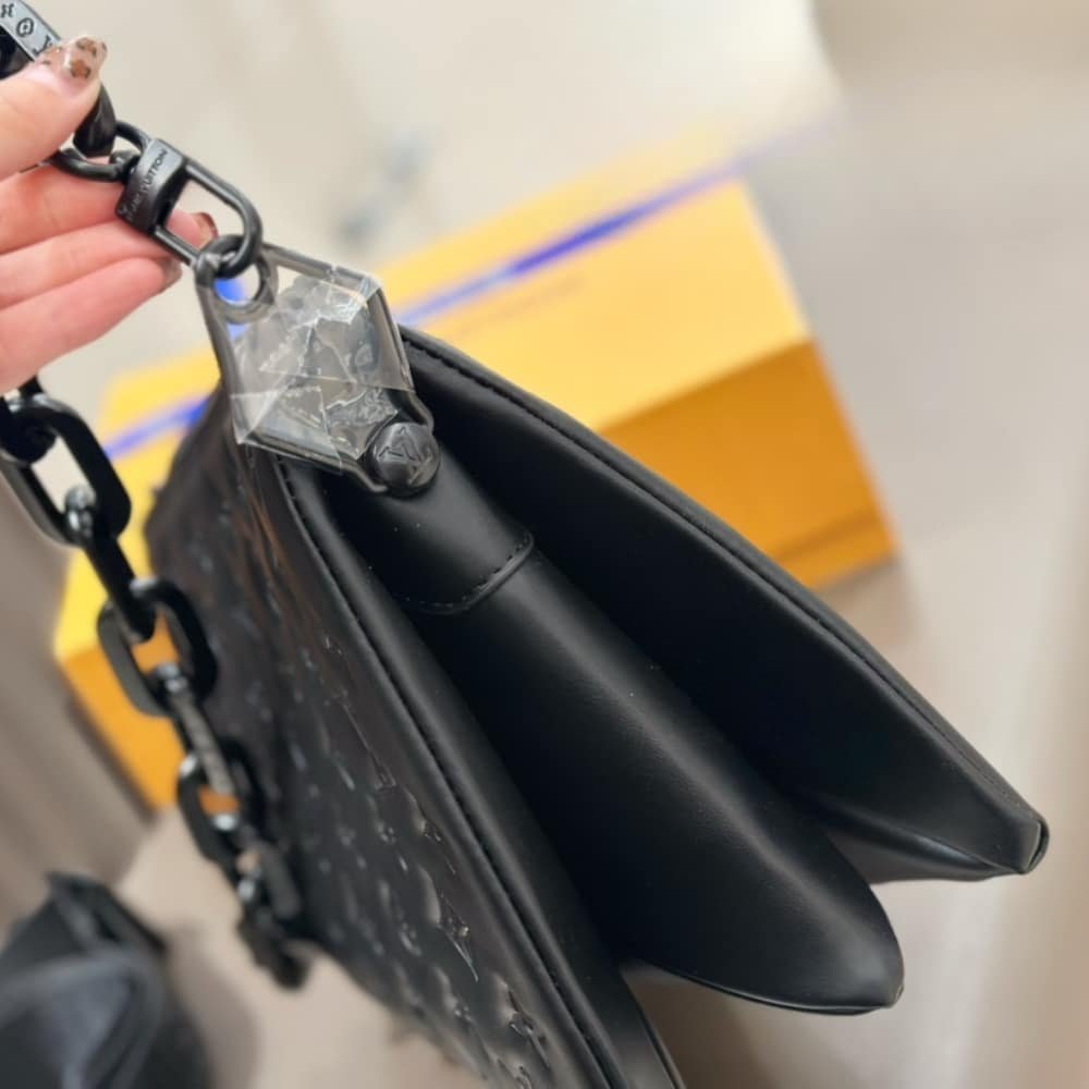 L0vis Vvtt0n Coussin PM Bag Black 27Cm M11370