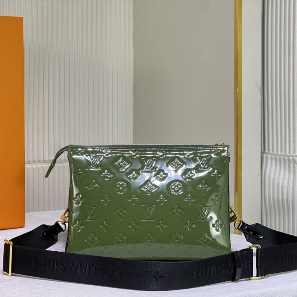 L0vis Vvtt0n Coussin PM Bag Green 26Cm M20565