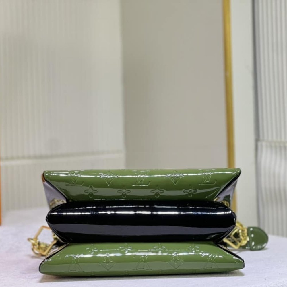 L0vis Vvtt0n Coussin PM Bag Green 26Cm M20565