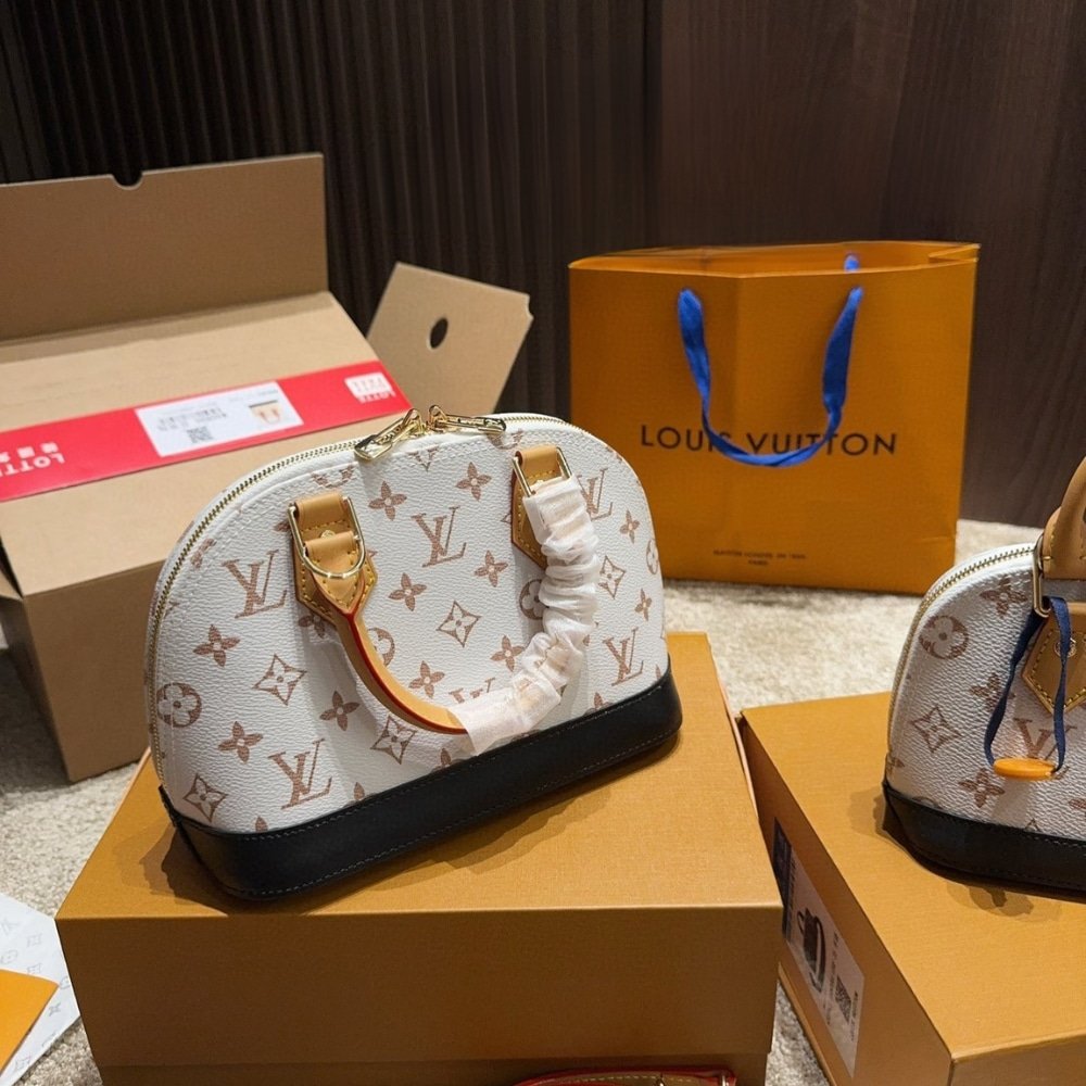 L0vis Vvtt0n Nano Alma Other Monogram Canvas 23Cm M46895