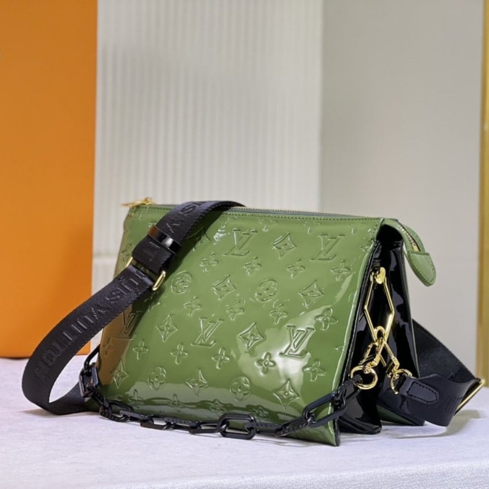 L0vis Vvtt0n Coussin PM Bag Green 26Cm M20565