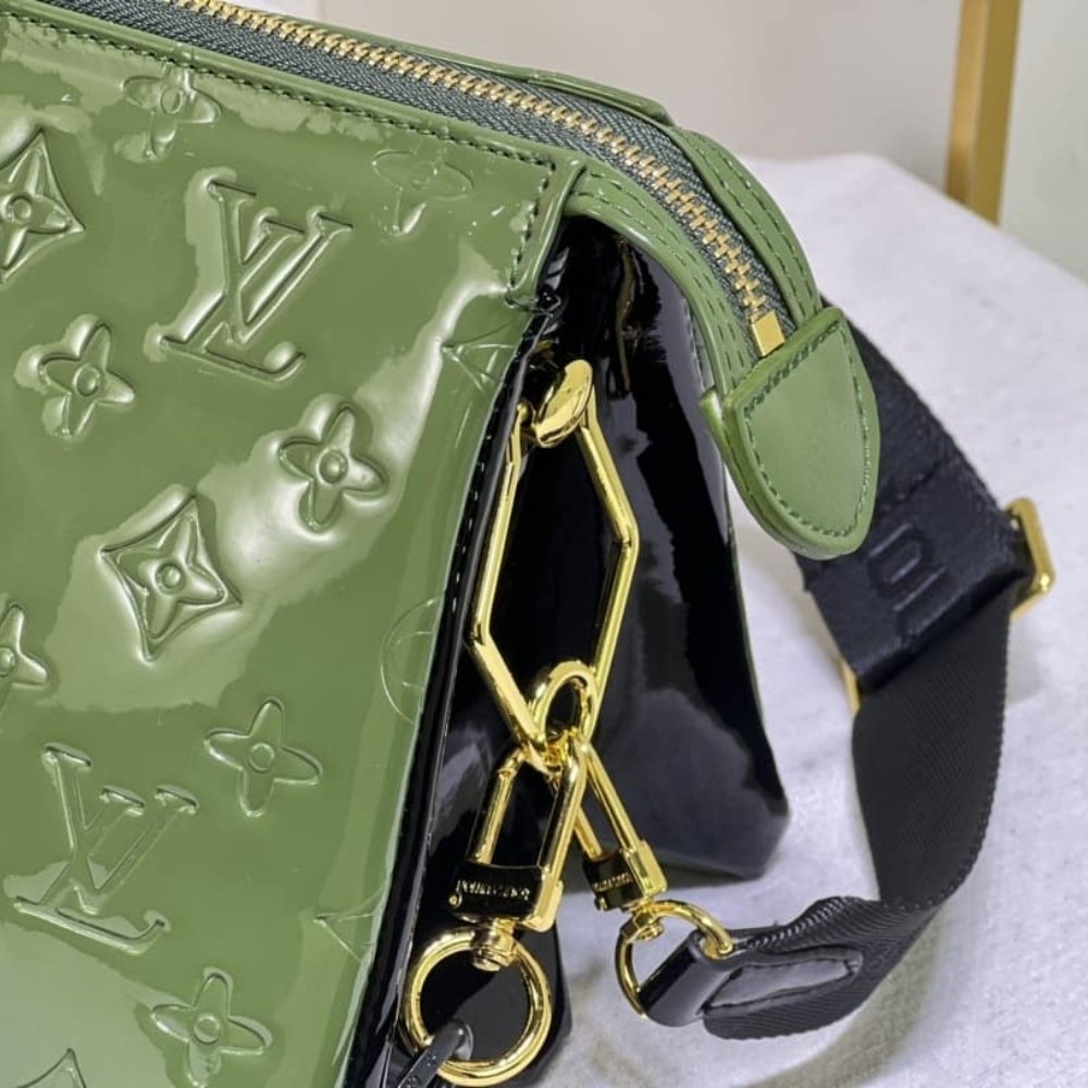 L0vis Vvtt0n Coussin PM Bag Green 26Cm M20565