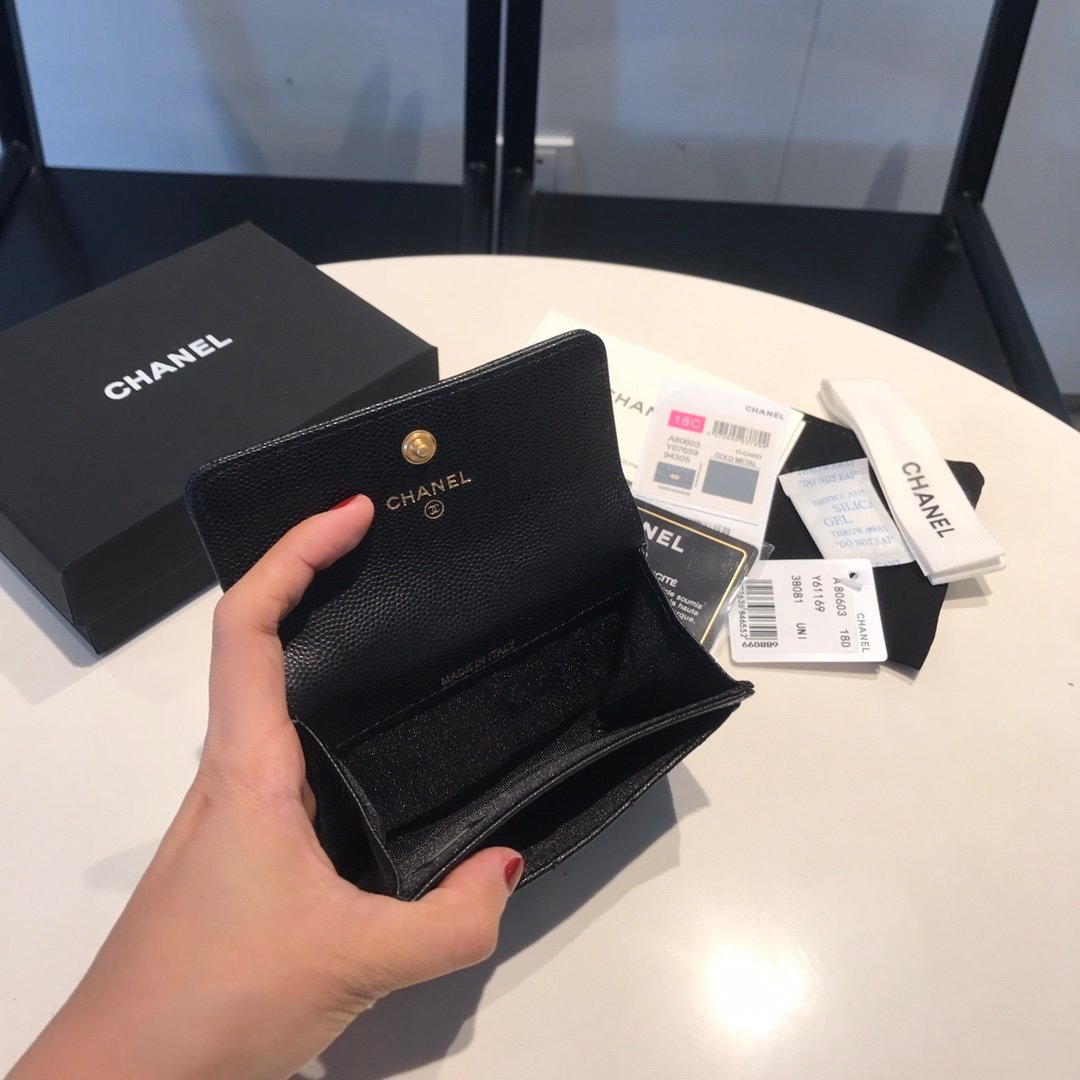 Ch**el Boy Flap Card Holder Black 11Cm A80603 Y07659 94305