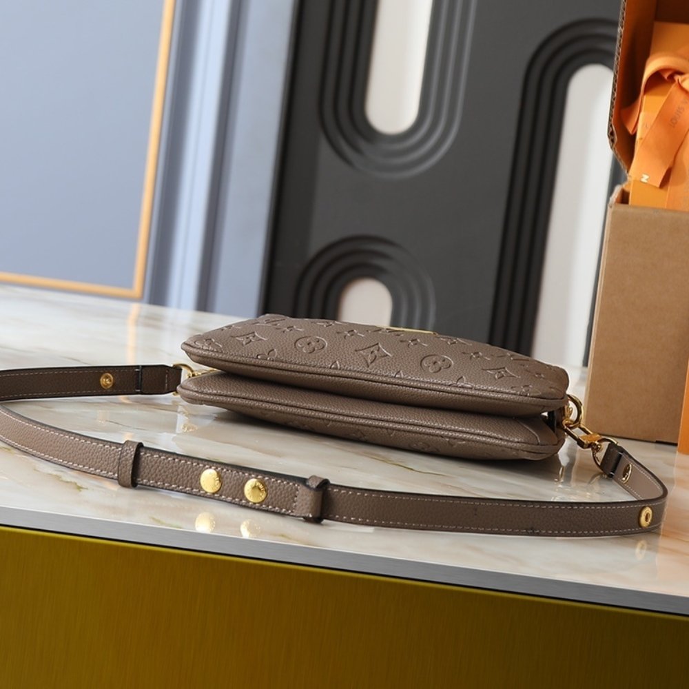 L0vis Vvtt0n Pochette Liv Smoke Brown 24Cm M25816