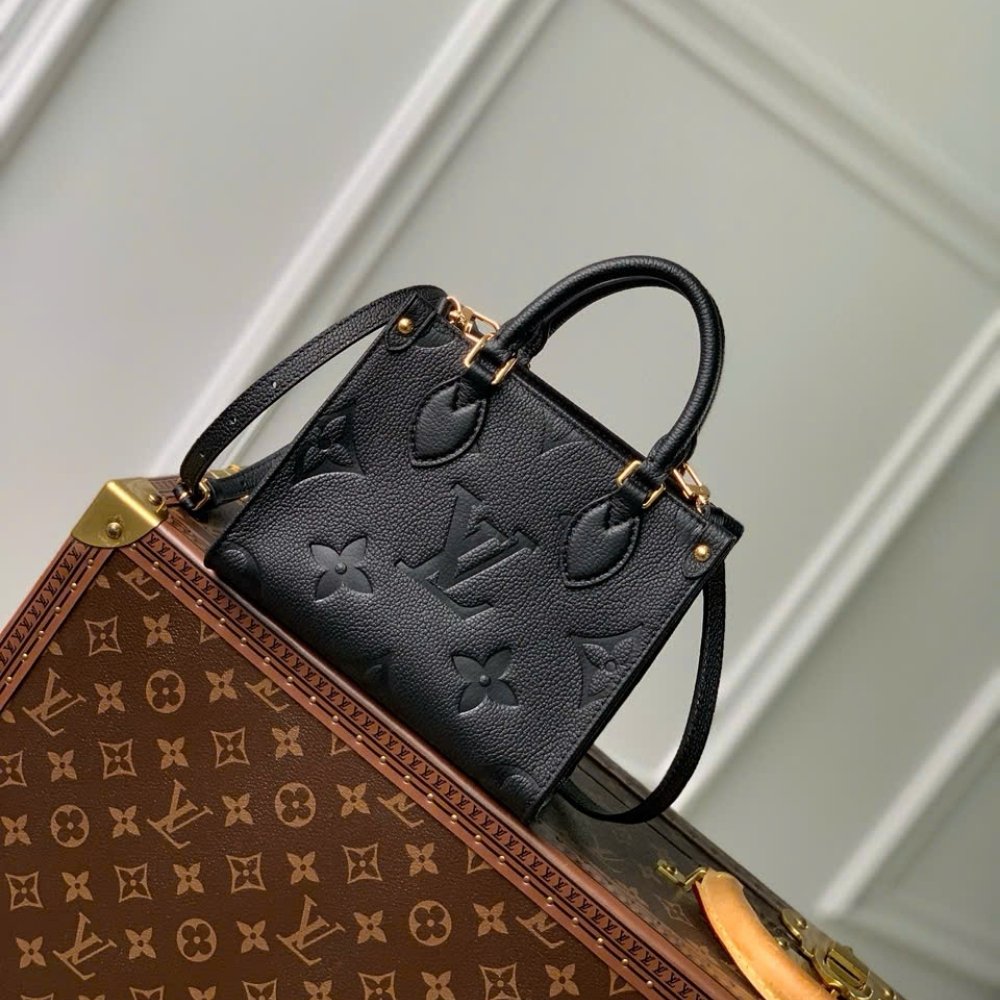 L0vis Vvtt0n Onthego BB Monogram Empreinte Black 18Cm M46993