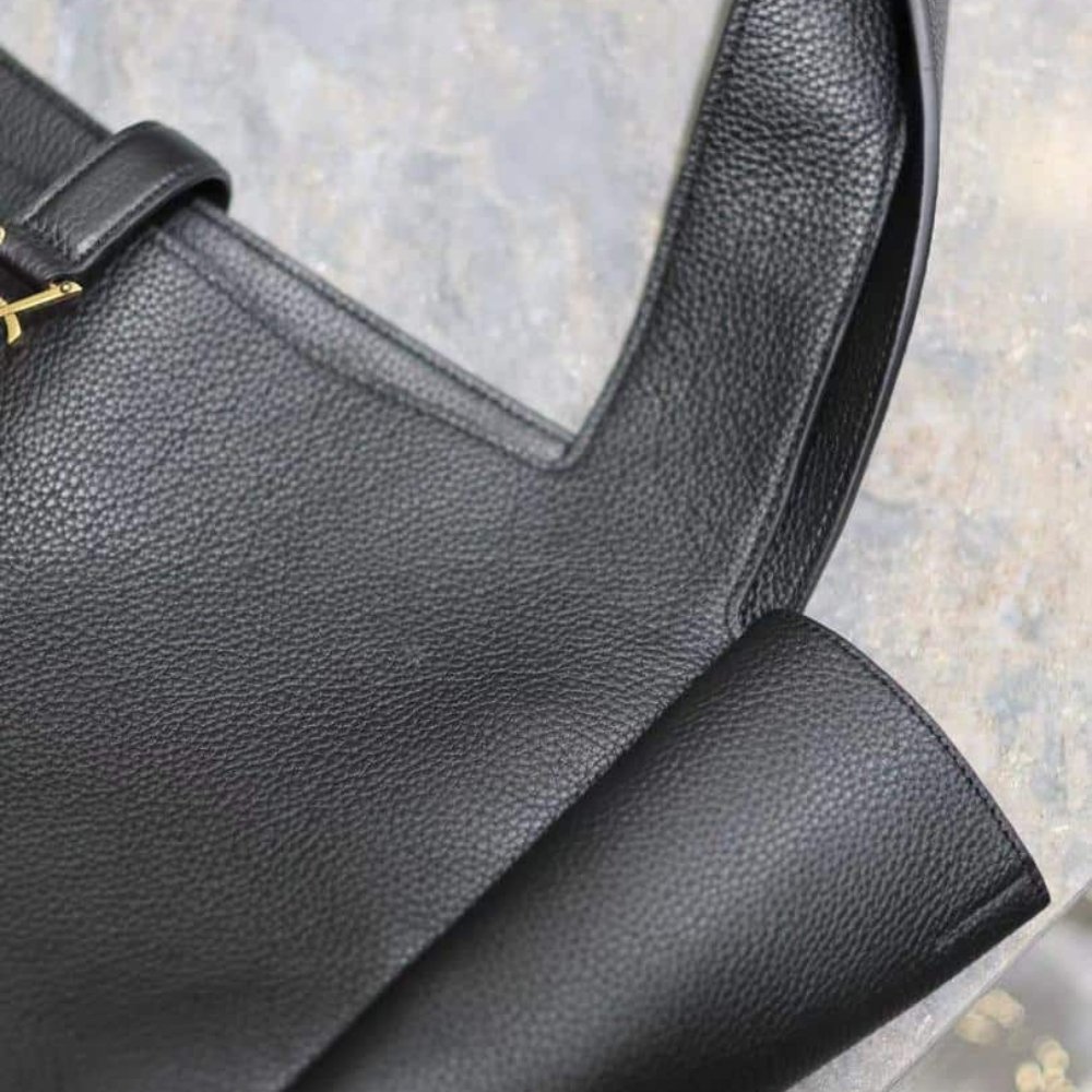 Sa1nt Lau*nt Le 5 À 7 Bea In Grained Leather Black 50Cm 763435Aaduu1000