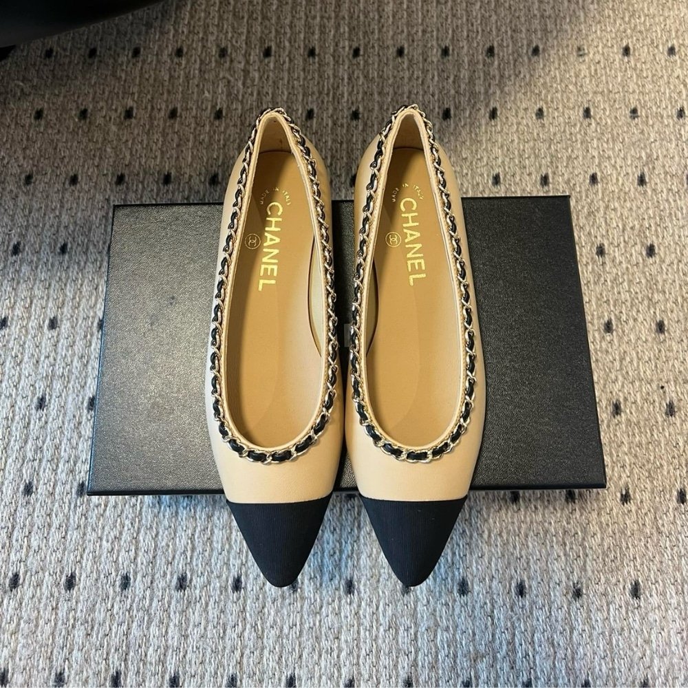 Ch**el Leather And Fabric Cc Chain Link Ballet Flats Beige And Black