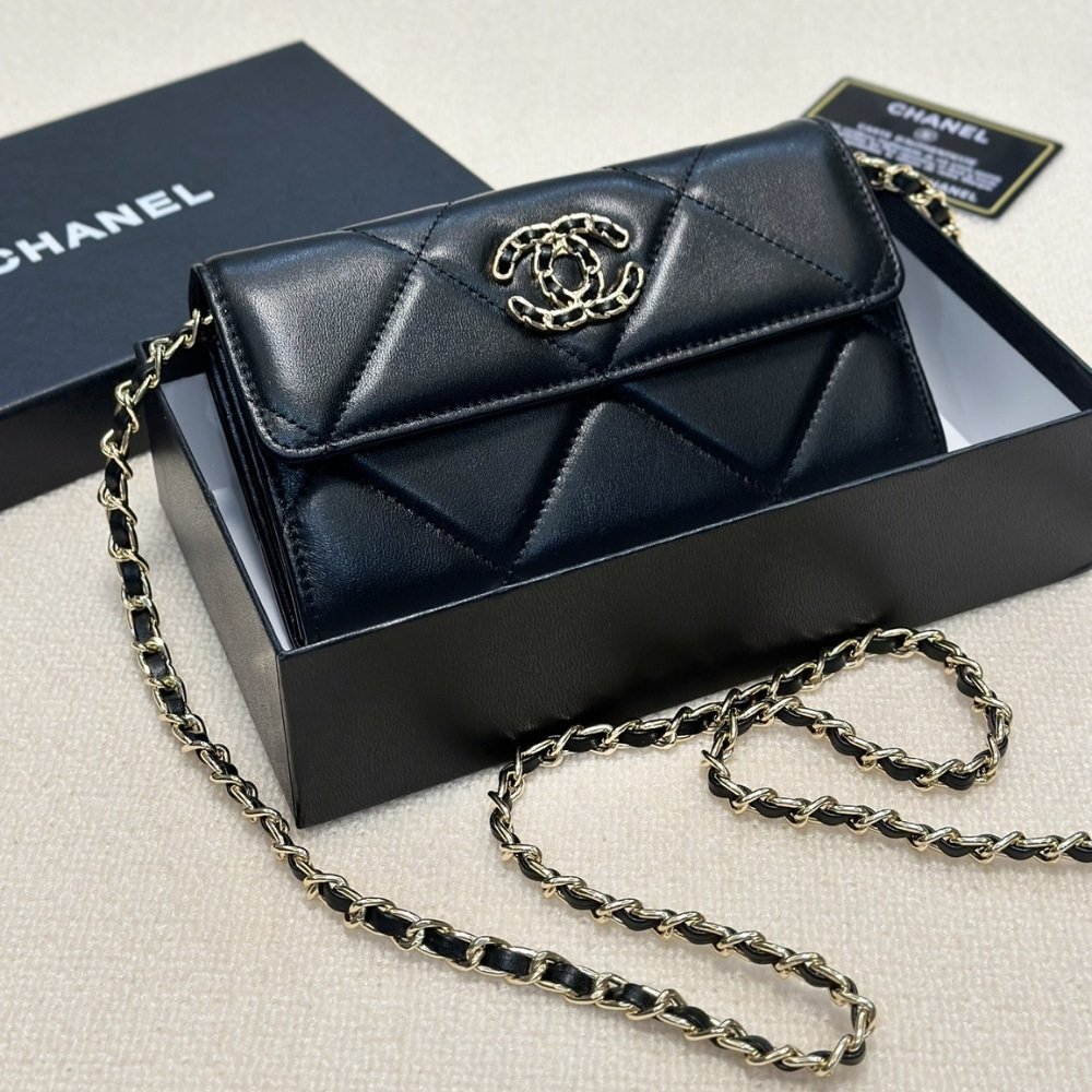 Ch**el Flap Bag Black 19Cm