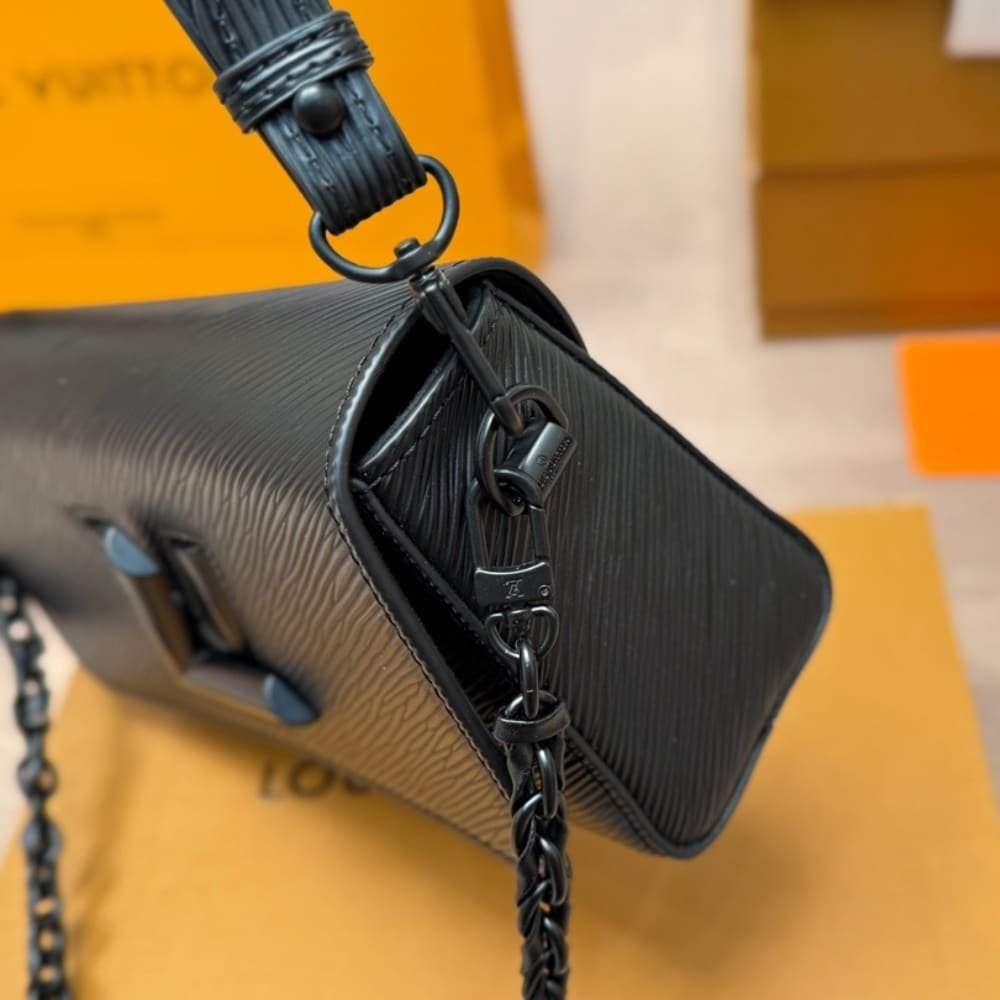 L0vis Vvtt0n Twist West Bag Black 23Cm M25336