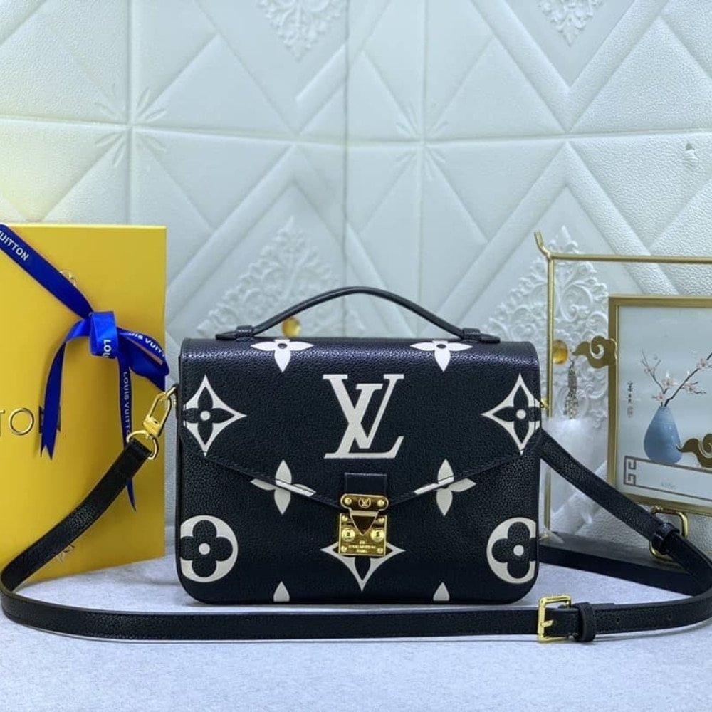 L0vis Vvtt0n Pochette Métis Bag Black 25Cm M45773