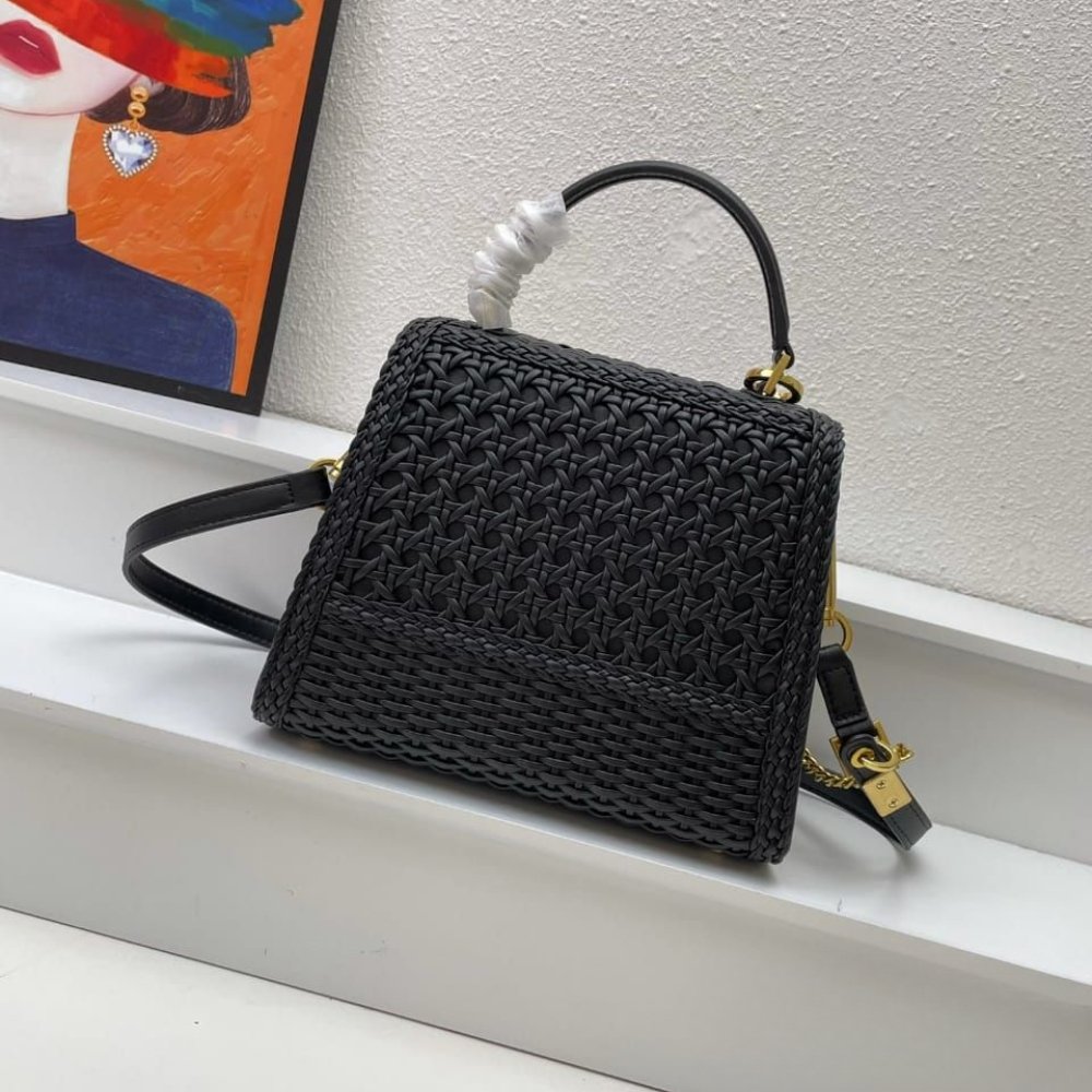 [S*per Vip 1:1] Va1e*ntin0 Garavani Small Vsling Wicker Handbag Black 22cm