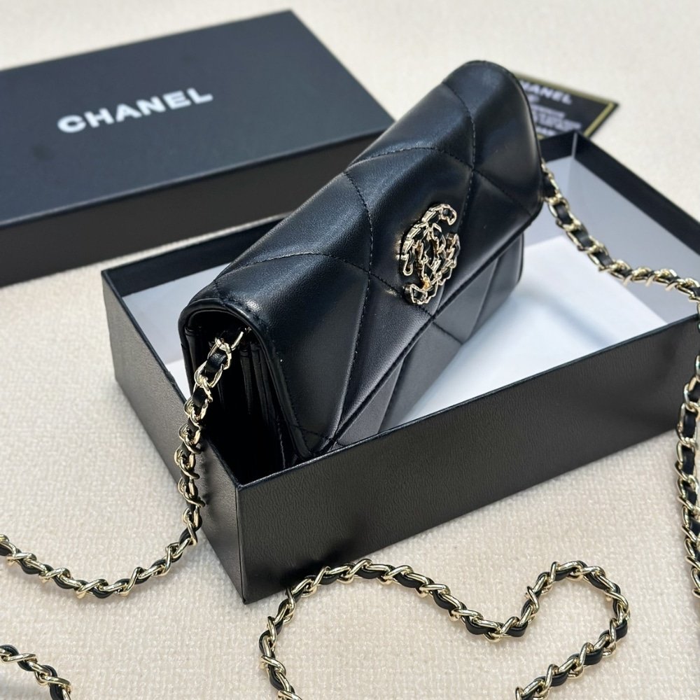 Ch**el Flap Bag Black 19Cm