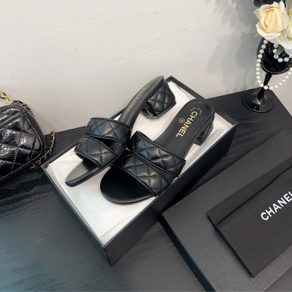 Ch**el Mules Black G46480 X01000 94305