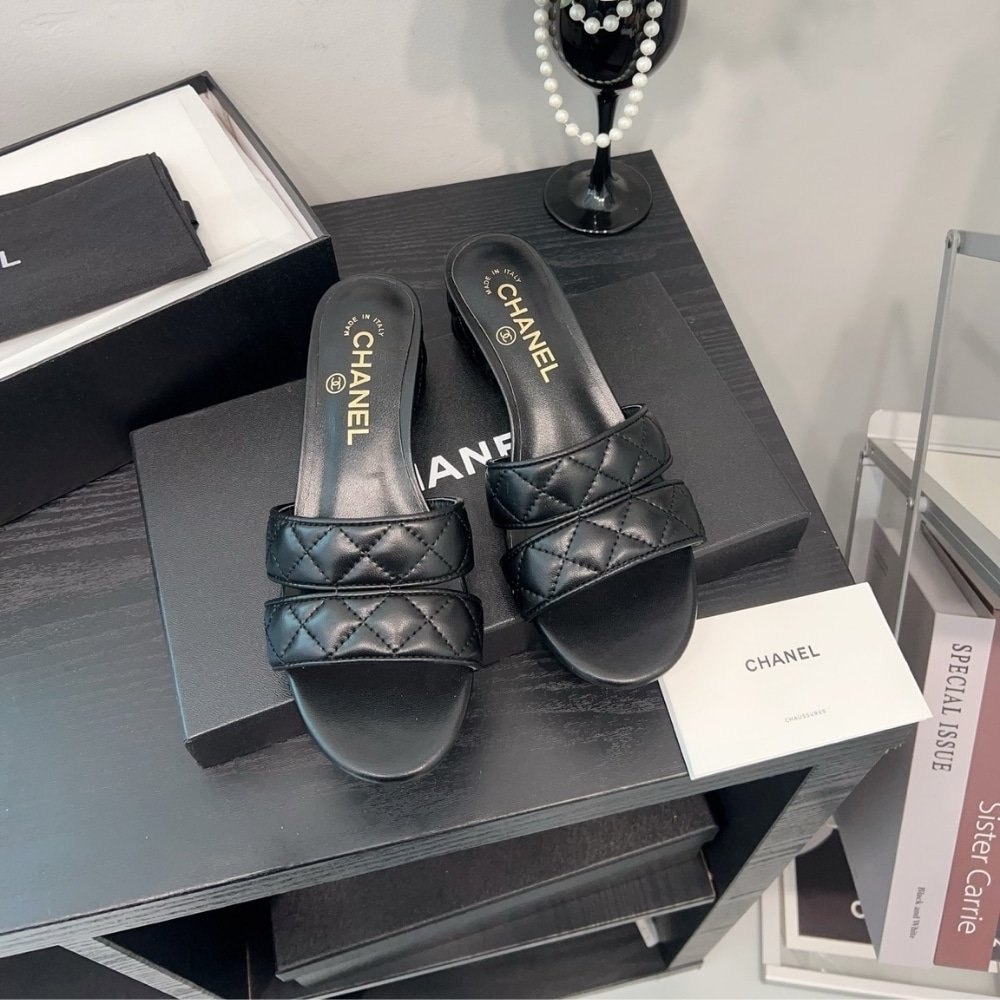 Ch**el Mules Black G46480 X01000 94305