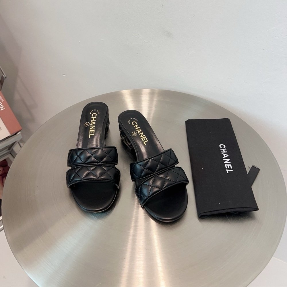 Ch**el Mules Black G46480 X01000 94305