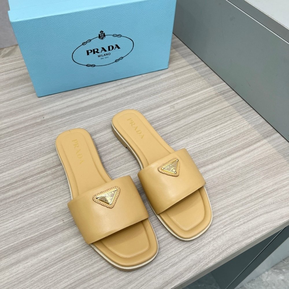 Pra*a Saffiano Patent Leather Slides Beige