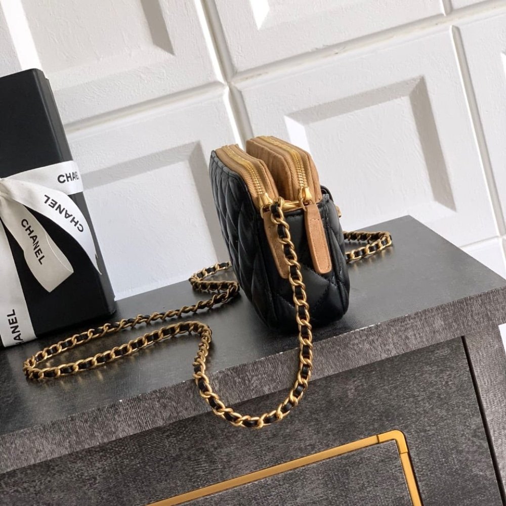 [S*per Vip 1:1] Ch**el Zipped Phone Holder With Chain Shiny And Gold Tone Metal Black Beige 18Cm Ap4743 B20685 U1546