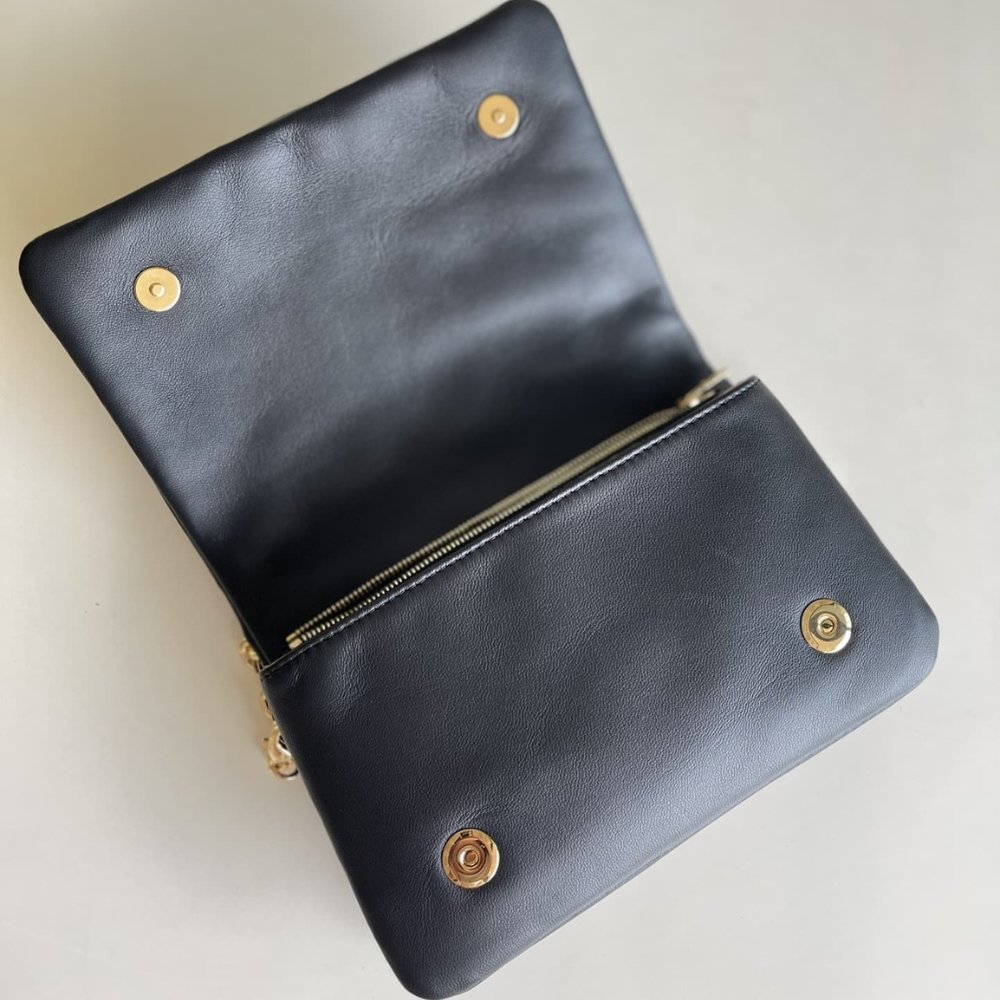 L0vis Vvtt0n Pochette Coussin Black 20Cm M82116