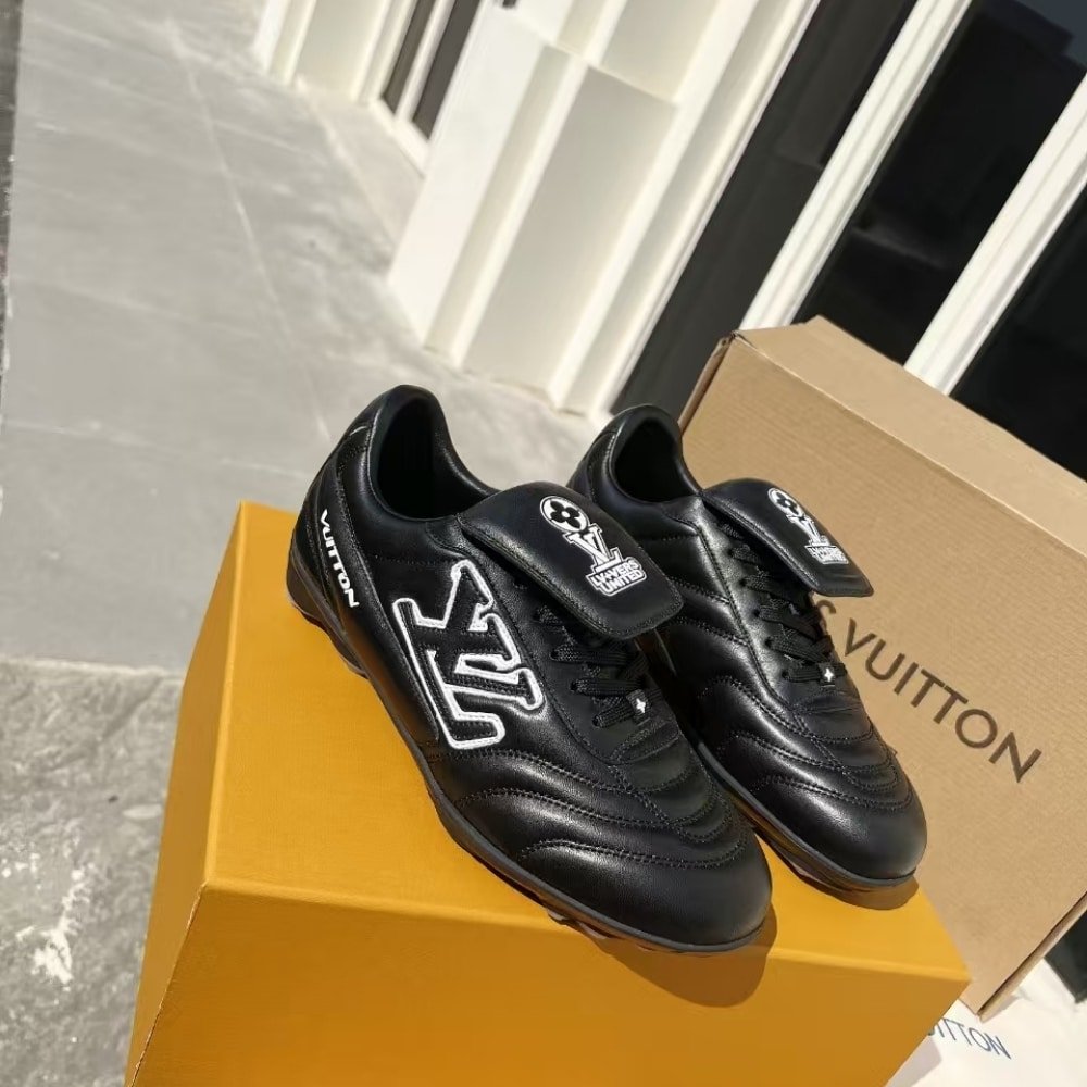 L0vis Vvtt0n Footprint Soccer Sneaker Black 1Ahai9