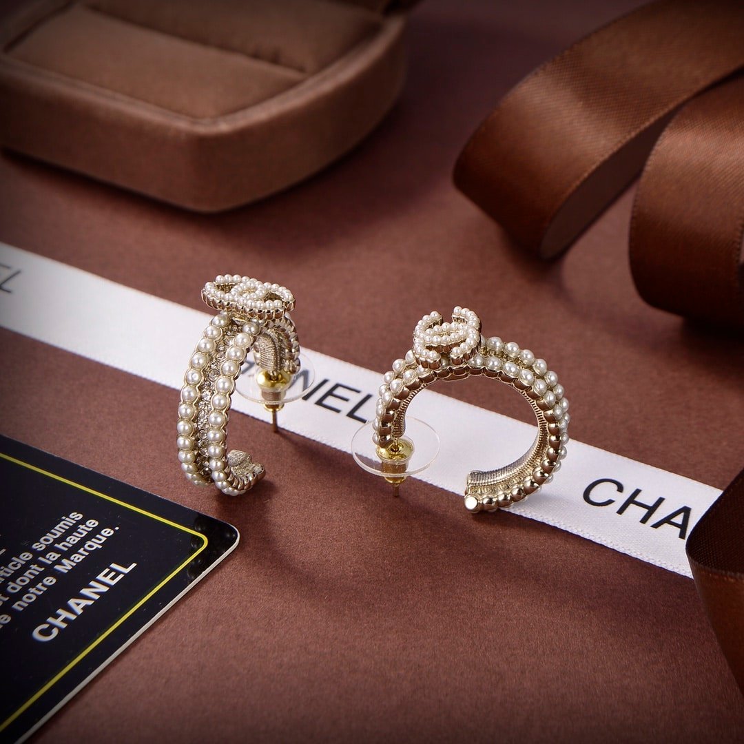 Ch**el Earrings Metal Diamantes And Glass Pearls Gold Crystal White Ab7146 B06732 Nf453