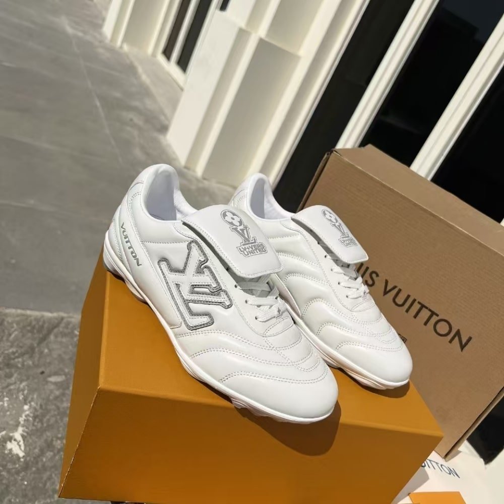 L0vis Vvtt0n Footprint Soccer Sneaker White 1Ahdoi