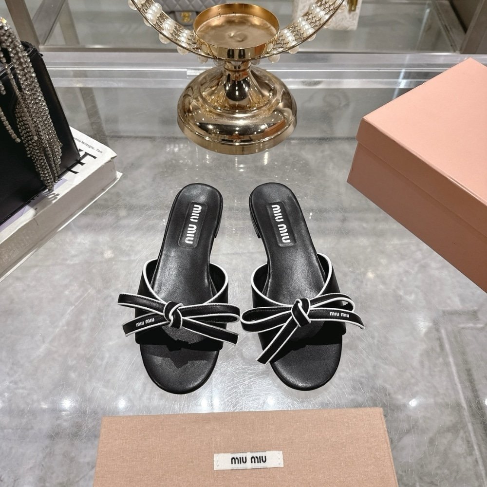 M1um1u Mordoré Nappa Leather Sandals With Bow Black