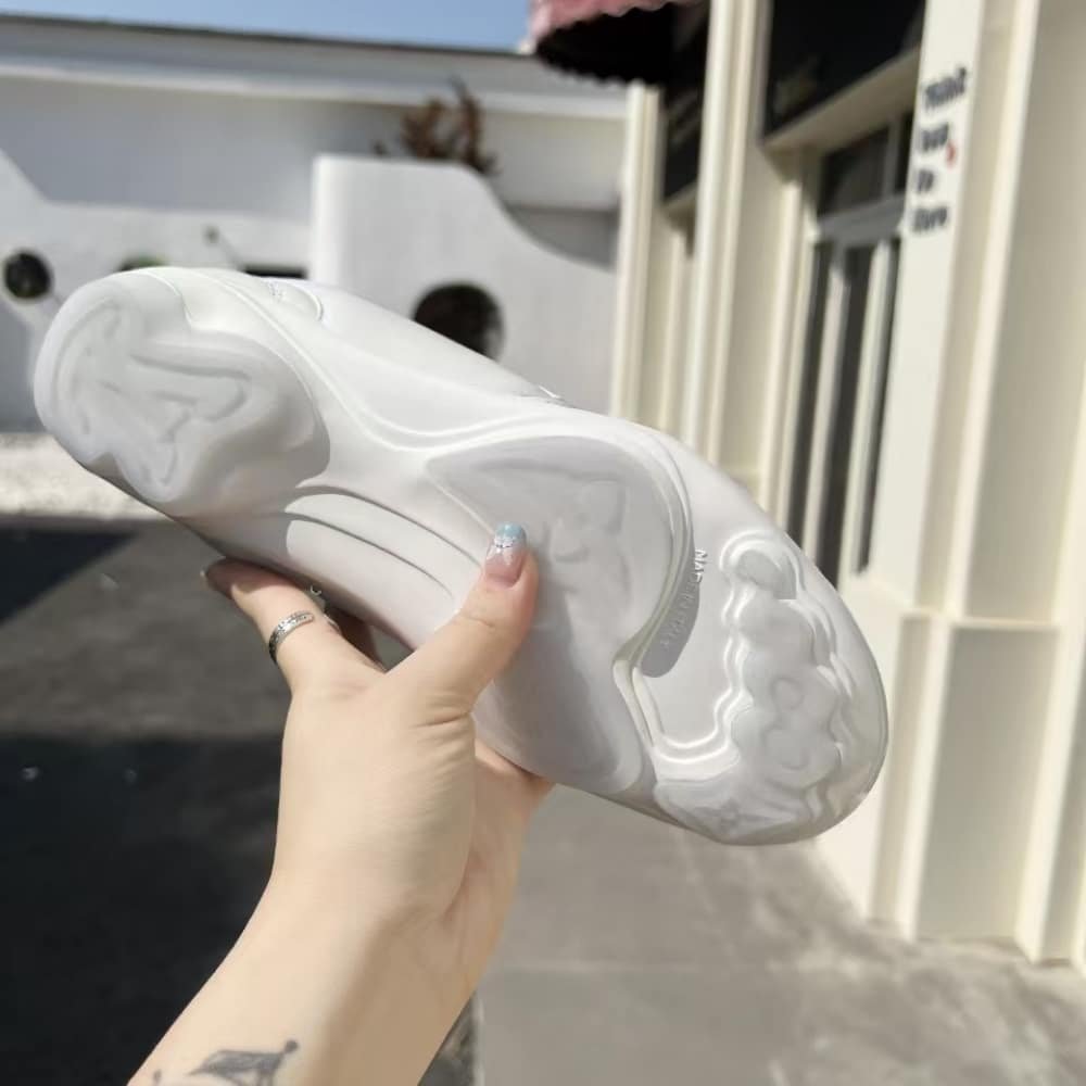 L0vis Vvtt0n Footprint Soccer Sneaker White 1Ahdoi