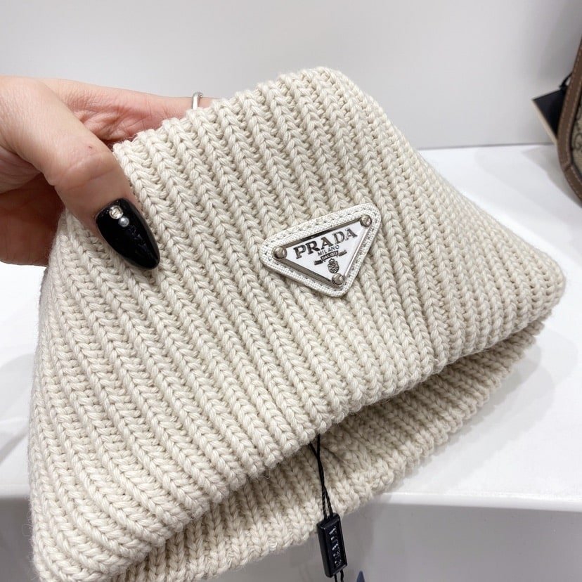 Pra*a Wool And Cashmere Beanie Sliver Cream
