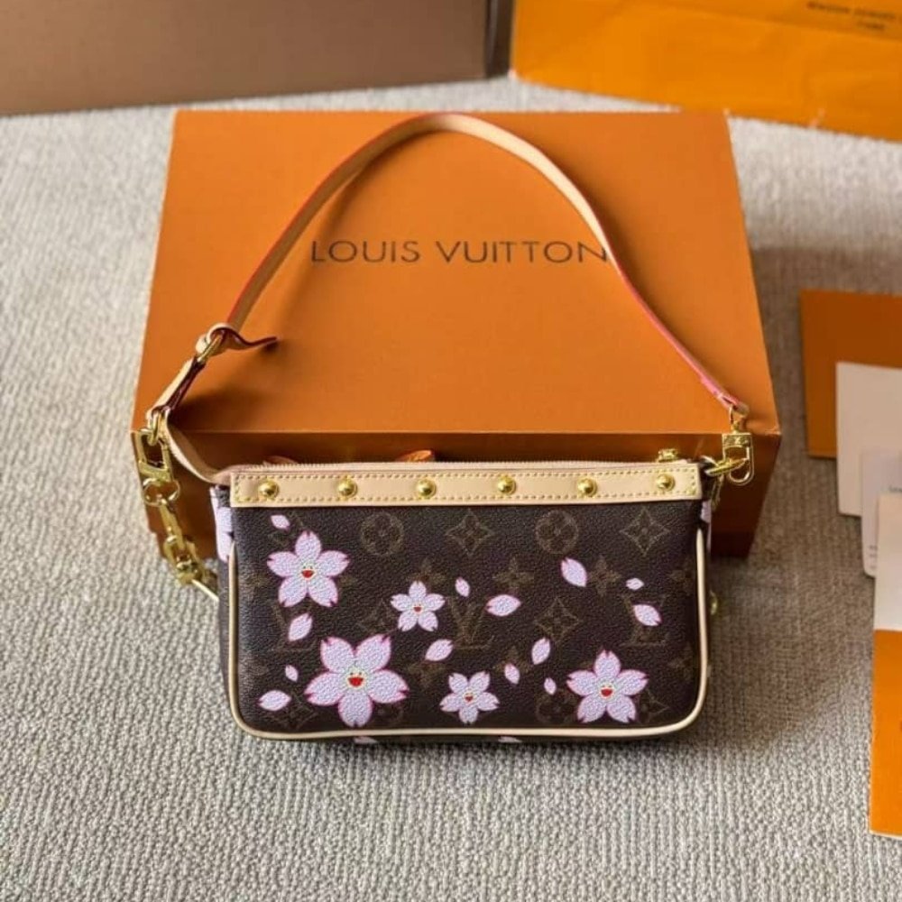 L0vis Vvtt0n X Murakami Pochette Accessoires Sakura Brown 22Cm M13666