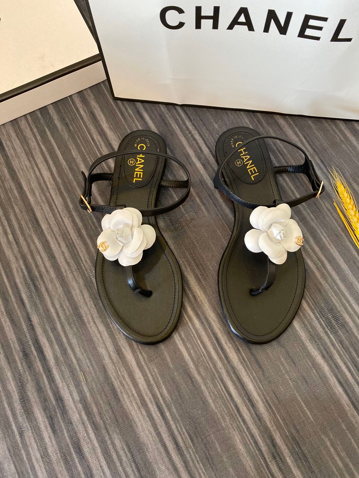 Ch**el Jelly White Rubber Camellia Cc Logo Sandals Black