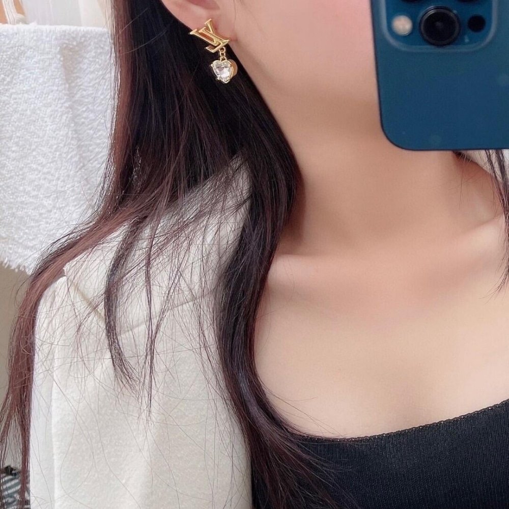 L0vis Vvtt0n Iconic Heart Earrings Gold M02385