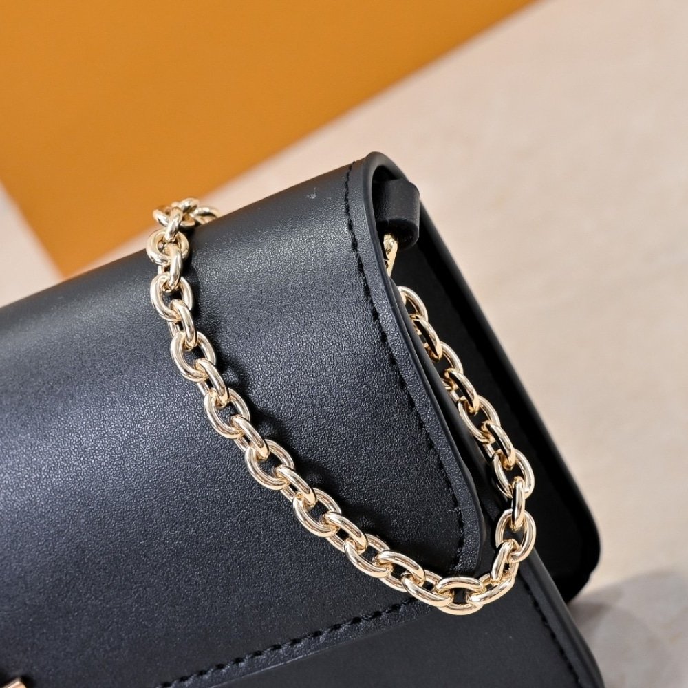 L0vis Vvtt0n Wallet On Chain Lv Bloom Black 20Cm M14564