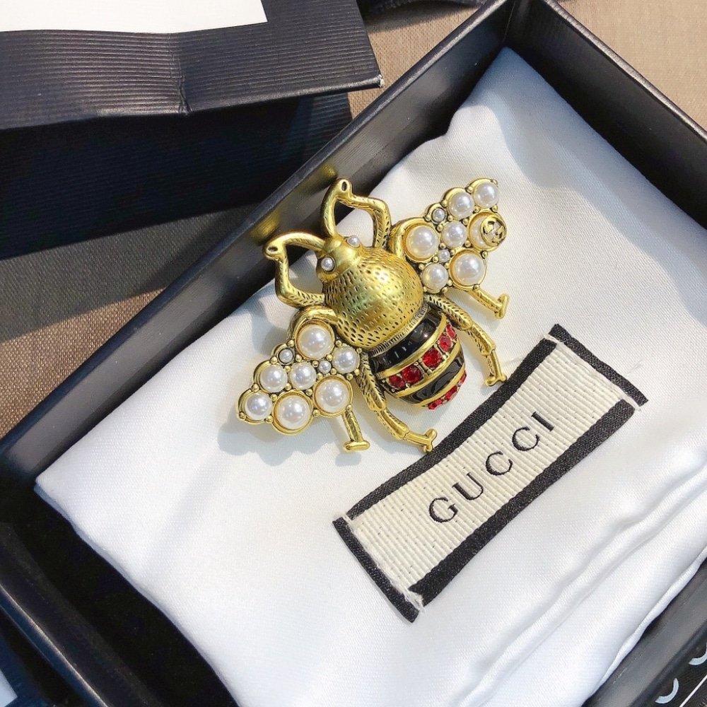 Gvc*1 Gg Black And Red Bee Brooch Gold With Pearl