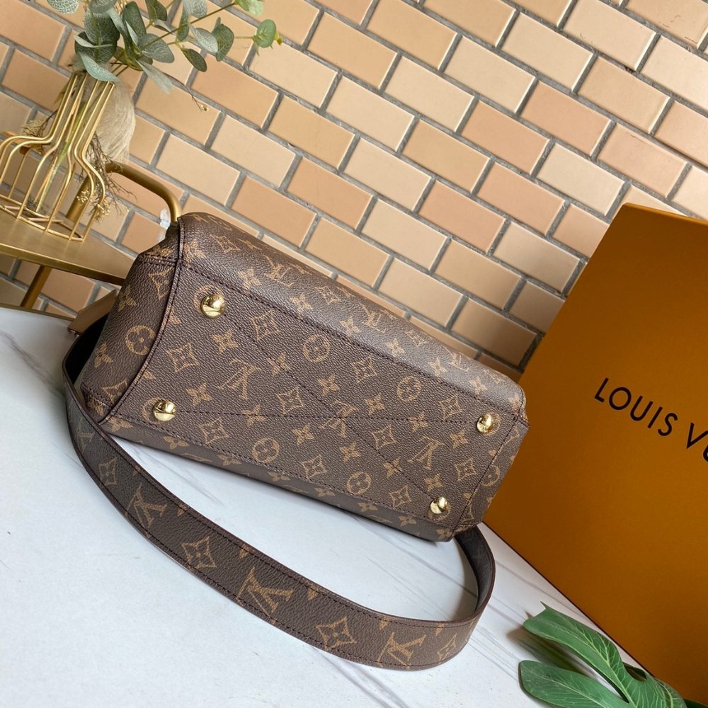 L0vis Vvtt0n Montaigne BB Monogram Coated Canvas Brown 29Cm M41055