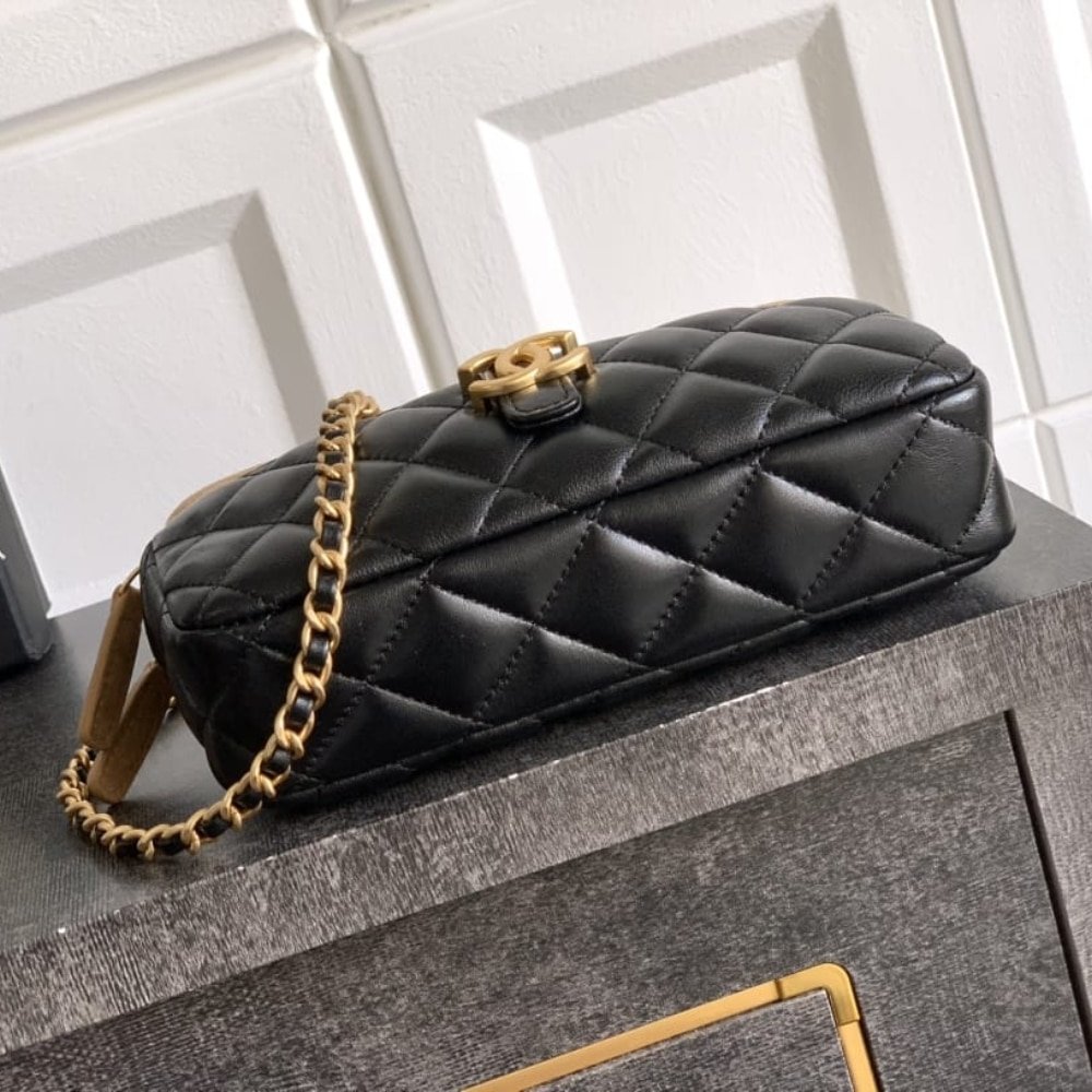[S*per Vip 1:1] Ch**el Zipped Phone Holder With Chain Shiny And Gold Tone Metal Black Beige 18Cm Ap4743 B20685 U1546