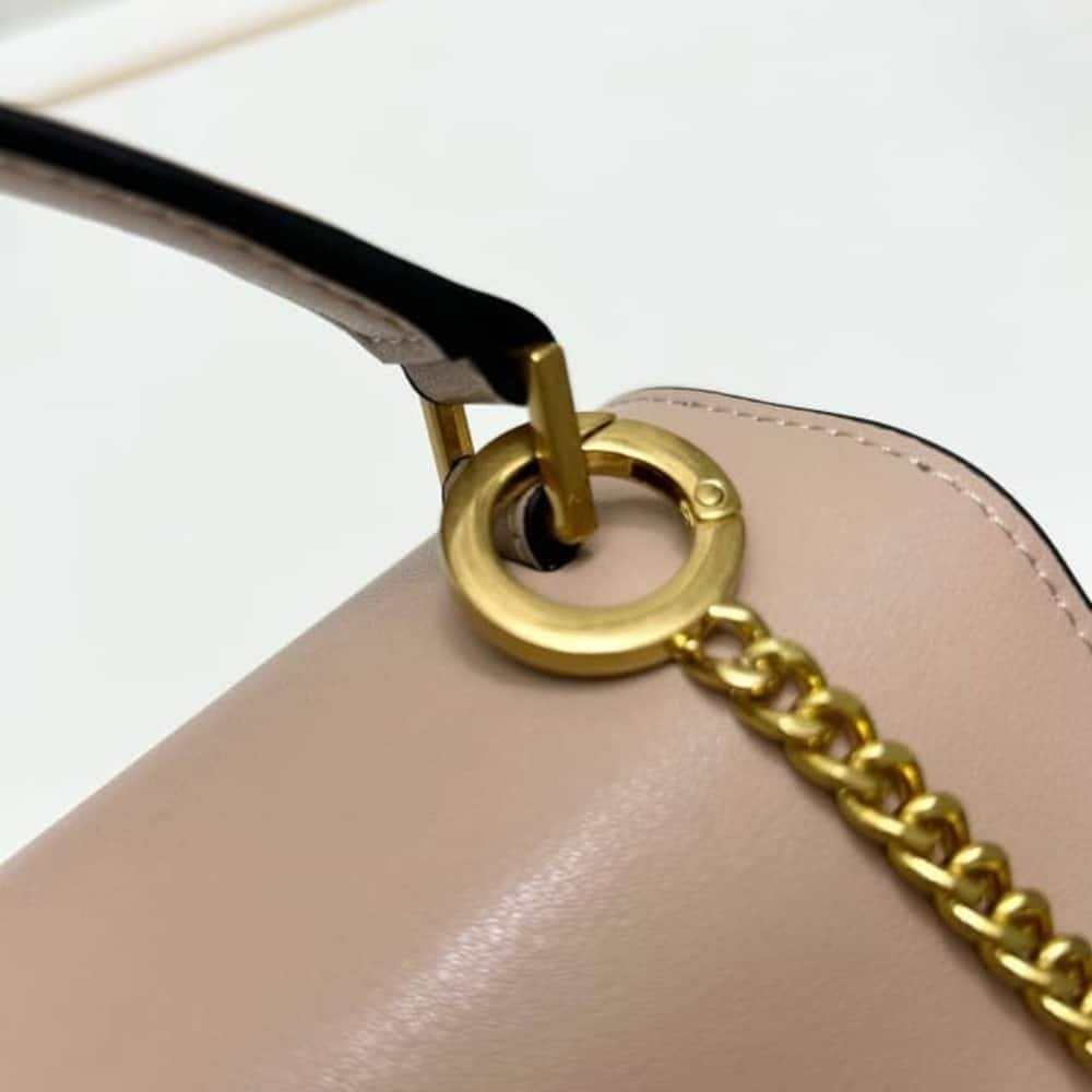 Va1e*ntin0 Garavani Small Vsling Wicker Handbag Pink 22Cm 4W2B0N19Uit