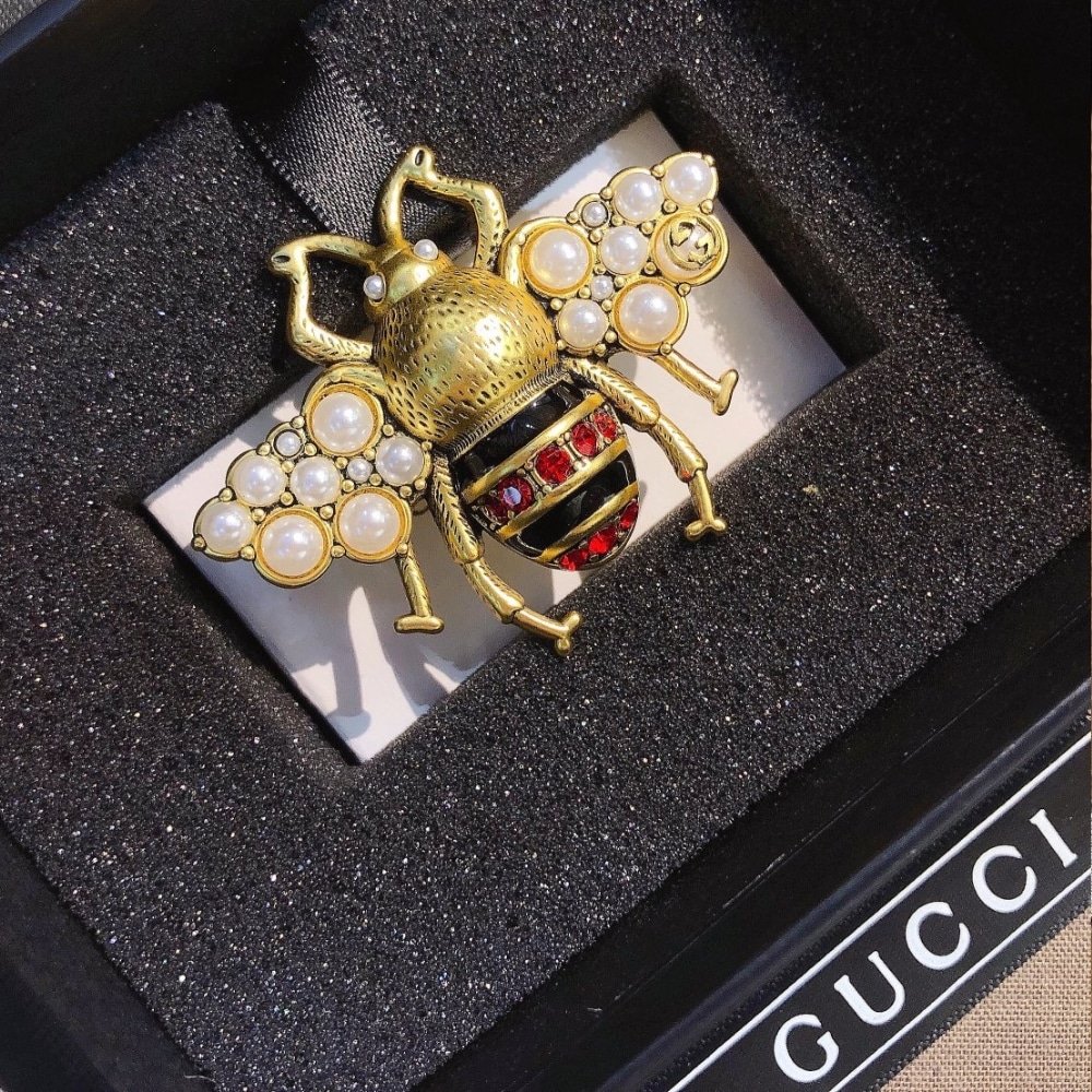 Gvc*1 Gg Black And Red Bee Brooch Gold With Pearl
