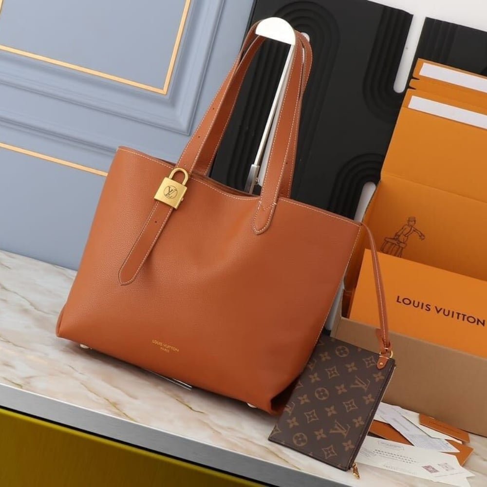 L0vis Vvtt0n Low Key Cabas MM Cognac 47Cm M25342