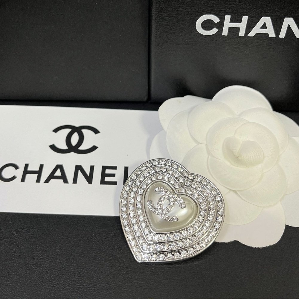 Ch**el Cc Heart Brooch Silver With Pearl Heart