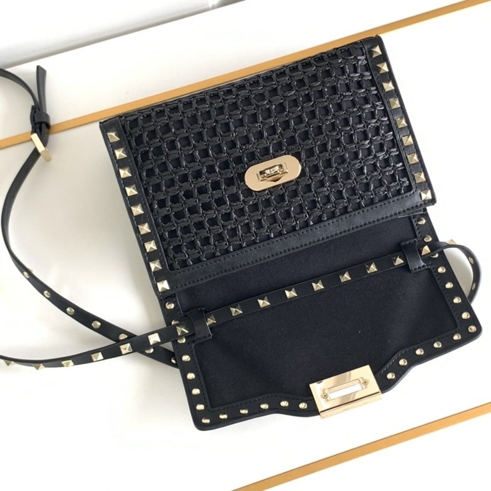 Va1e*ntin0 Garavani Rockstud Small Raffia Shoulder Bag Black 22Cm