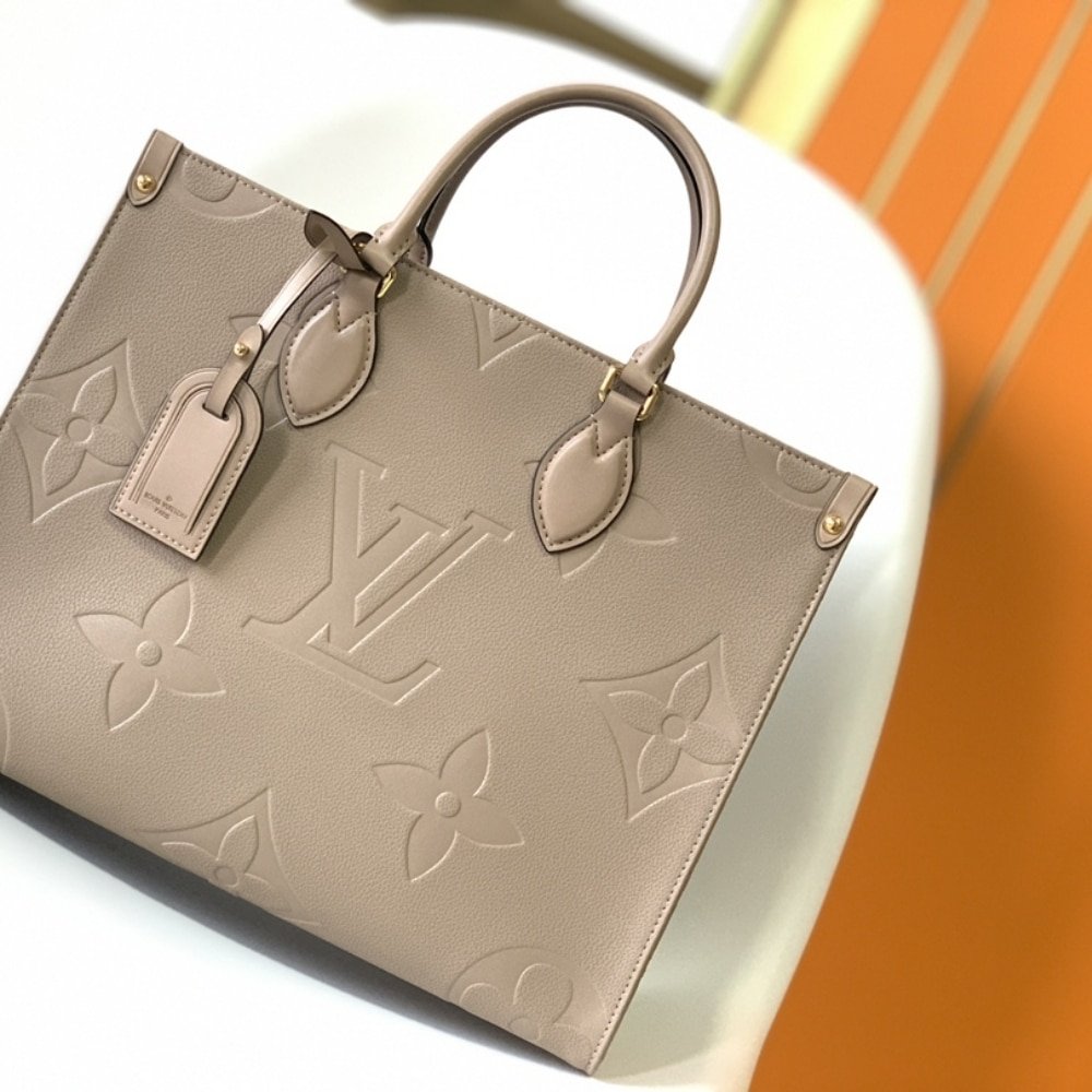 L0vis Vvtt0n Onthego MM Monogram Empreinte Turtledove 35Cm M45607