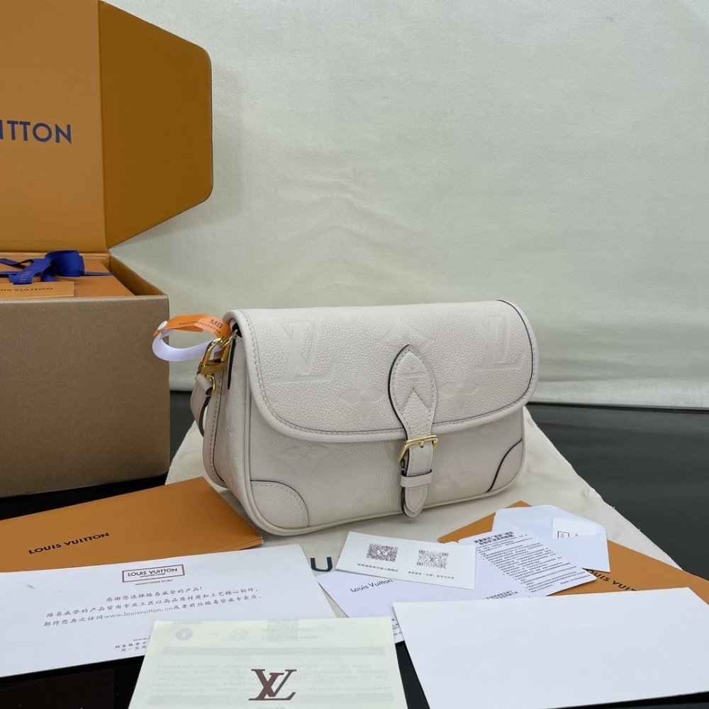 [S*per Vip 1:1] L0vis Vvtt0n Diane Bag White 24Cm M46388