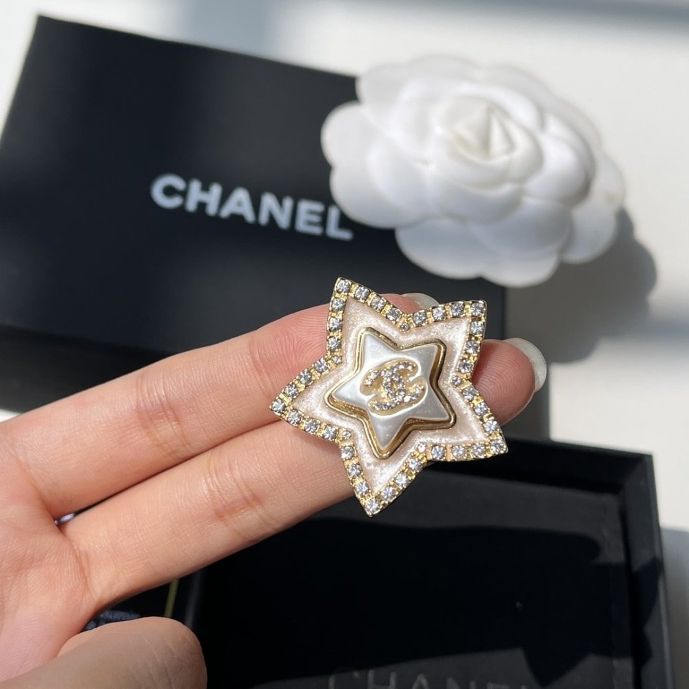 Ch**el Cc Star Brooch Gold