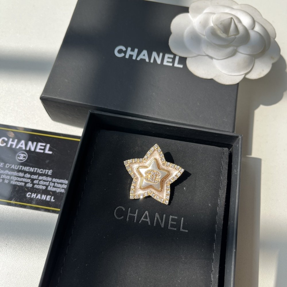 Ch**el Cc Star Brooch Gold