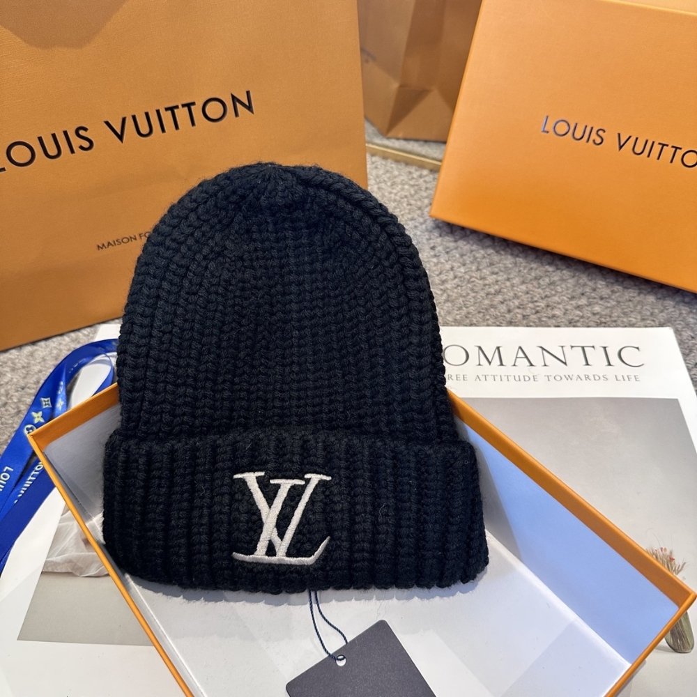 L0vis Vvtt0n Only Lv Beanie Black M77277