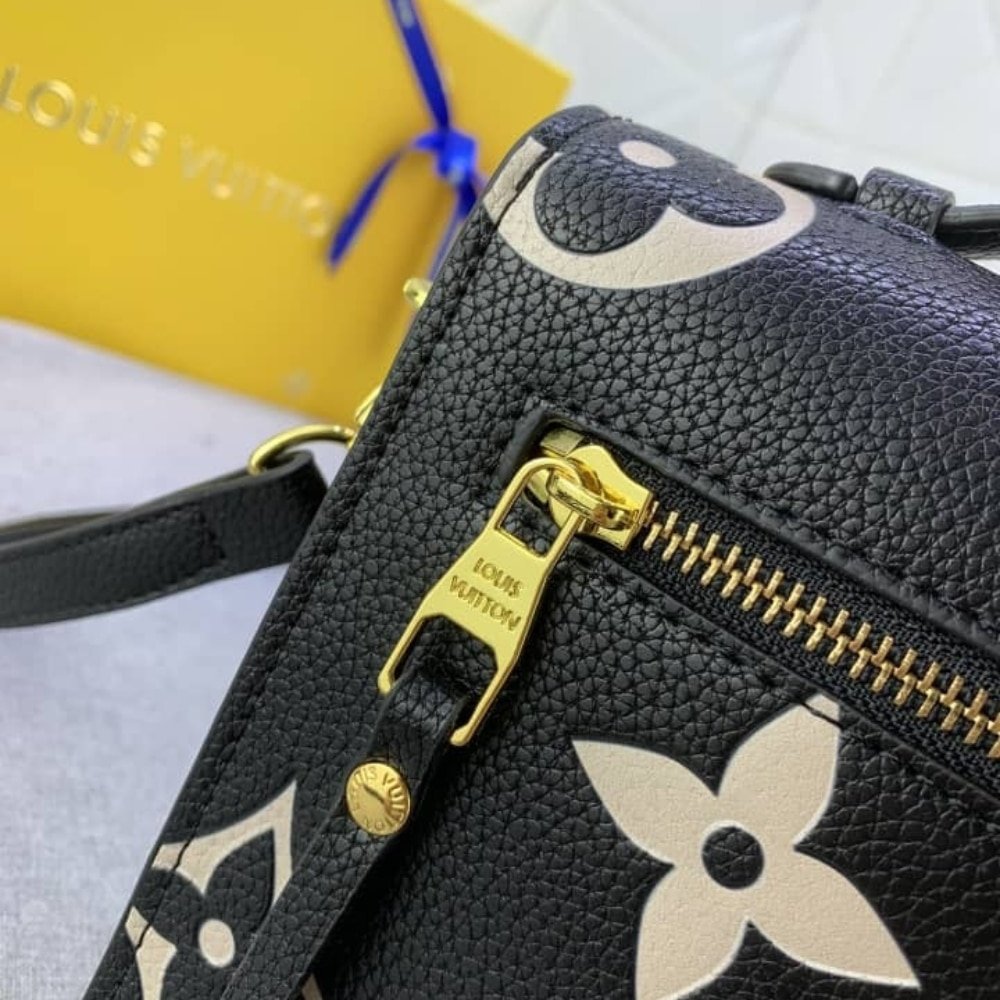L0vis Vvtt0n Pochette Métis Bag Black 25Cm M45773