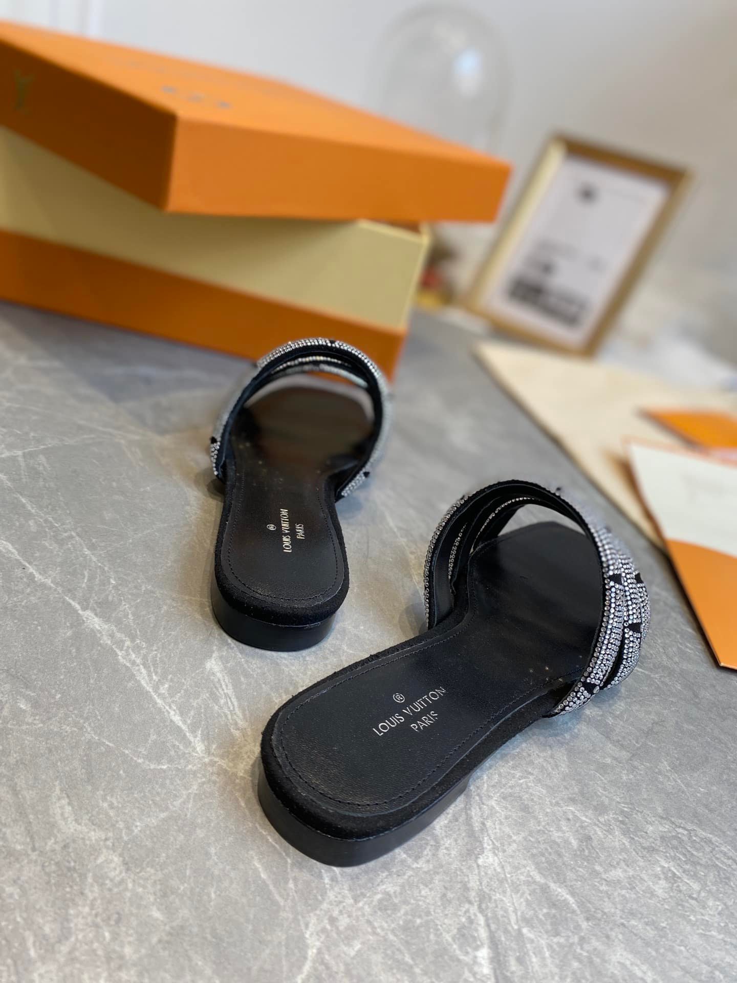 L0vis Vvtt0n Appeal Flat Mules Slides Black 1A95T8