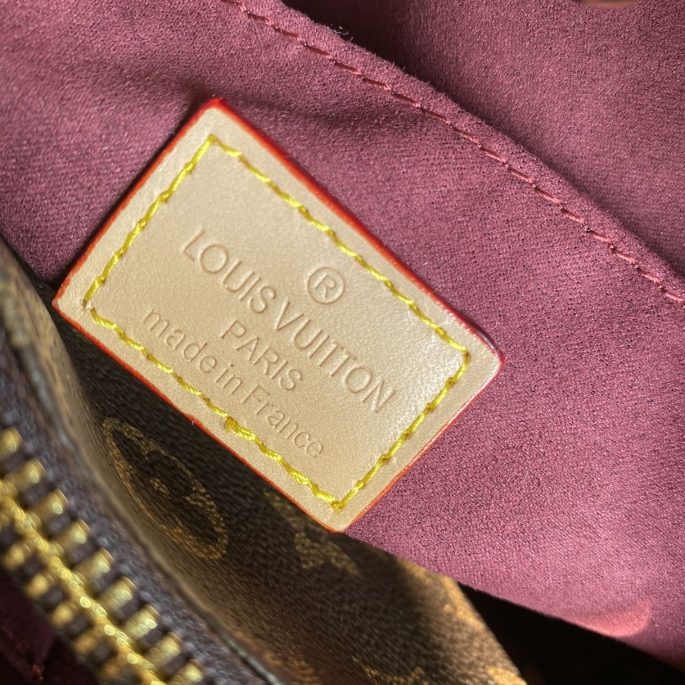 L0vis Vvtt0n Montaigne BB Monogram Coated Canvas Brown 29Cm M41055